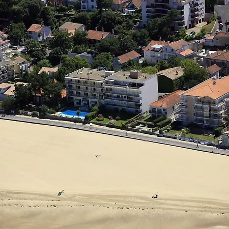 Arc Sur Hotel 3*